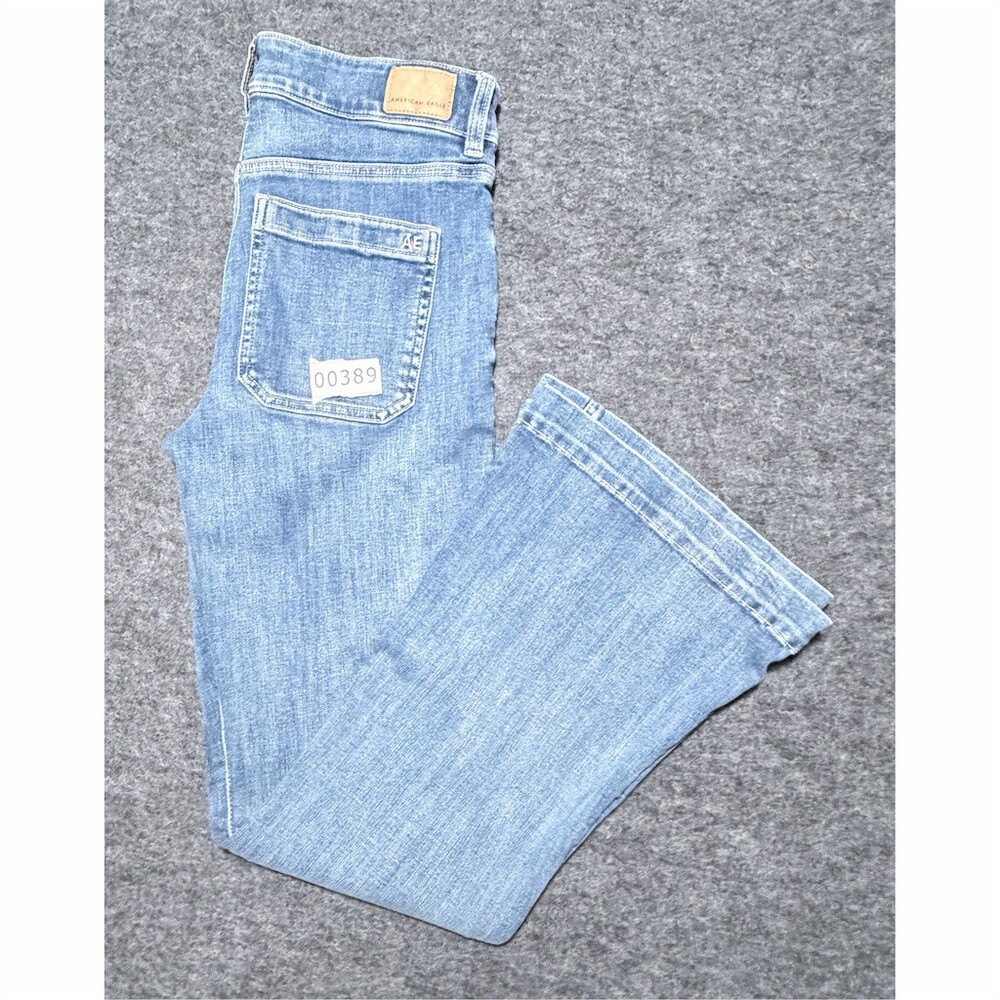 American Eagle Super Hi-Rise Flare Jeans Womens Size 6 Light Wash Stretch